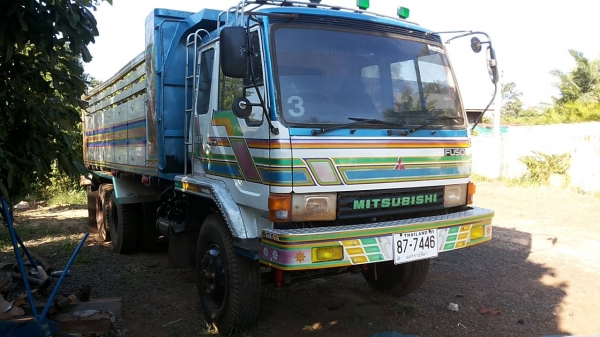 **880,000 บ.ต่อรอง**ขาย10ล้อ2เพลาดั๊มสวยๆซื้อไปใช้งานได้เลยไม่ต้องทำไร MITSU FN527 M-A 2x,xxx เครื่องเดิม6D16 195 แรง เครื่องแน่นแรง ไม่มีเยิ้ม เกียร์10สปีด ช่วงล่างแน่นคัสซีสวย กระบะดั๊มเนียมสภาพสวย พื้นปูมาใหม่ ข้างสวย ยาว 6.0 ม. หัวสวยภายในคอนโซลครบ แอ