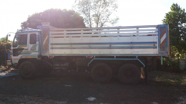 **880,000 บ.ต่อรอง**ขาย10ล้อ2เพลาดั๊มสวยๆซื้อไปใช้งานได้เลยไม่ต้องทำไร MITSU FN527 M-A 2x,xxx เครื่องเดิม6D16 195 แรง เครื่องแน่นแรง ไม่มีเยิ้ม เกียร์10สปีด ช่วงล่างแน่นคัสซีสวย กระบะดั๊มเนียมสภาพสวย พื้นปูมาใหม่ ข้างสวย ยาว 6.0 ม. หัวสวยภายในคอนโซลครบ แอ