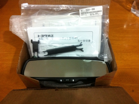 กระจกปรับแสง Auto ของแท้ Toyota Accessories ใหม่ๆเลยยังไม่เคยใช้งานค่ะ เดิมว่าจะใช้เองมีชุดเดียวขาย 3500+Free EMS ค่ะ