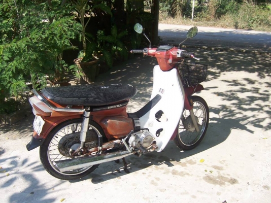 ดรีมคุรุสภาสีแดง เล่มทะเบียนหมดปี55  ต่อภาษีได้ปกติ รถเดิมๆสีแห้งๆ