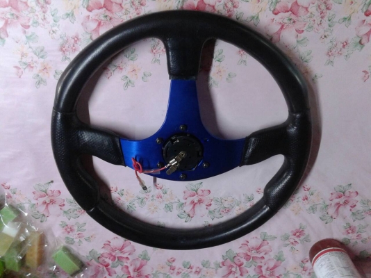 พวงมาลัยรถยนต์ 13.5 นิ้ว สวยๆ