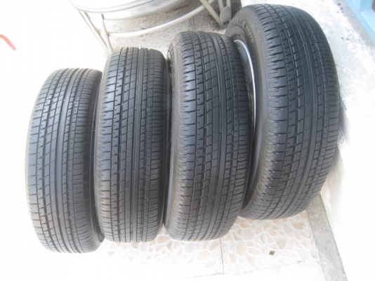 ขายล้อแม็ก Honda city 15"x5.5" et45 4รู100 +ยางยางผลิตสัปดาห์ที่15 ปี13 สนใจติดต่อเล็กคลองสามครับ (081-3747940)