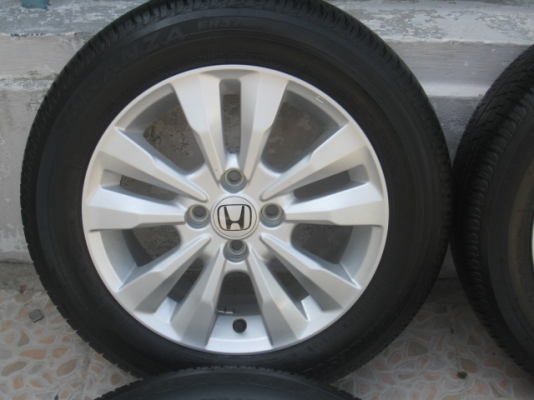 ขายล้อแม็ก Honda city 15"x5.5" et45 4รู100 +ยางยางผลิตสัปดาห์ที่15 ปี13 สนใจติดต่อเล็กคลองสามครับ (081-3747940)