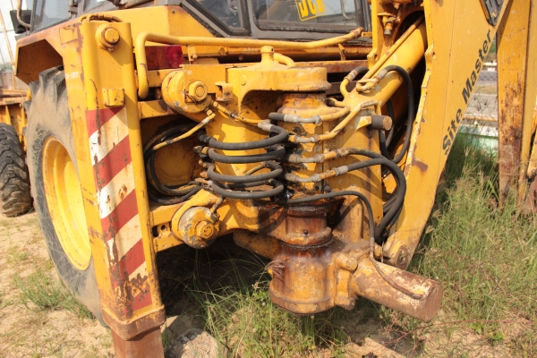 ขายรถหน้าตักหลังขุด 3in1(ขุด,ตัก,ยก) ขับเคลื่อน4ล้อ JCB 3CX  ราคา 470,000บาท