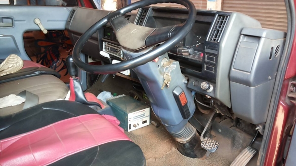 **258,000 บ.ต่อรอง**ขาย4ล้อกลาง"ทะเบียนไม่ติดเวลา" ISUZU NHR54C 88HP เครื่อง4JB1 88แรง เครื่องแน่นแรงดี เกียร์สั้น ไม่มีหลุด ช่วงล่างคัสซีดีเดิม มีตำหนินิดนึงแปะมาหูแหนบหลังข้างขวา(ตามรุป) กระบะสวยพื้นไม่ไม่ผุ หัวสวยภายในสวยคอนโซลครบ แอร์ พ.พาวเ