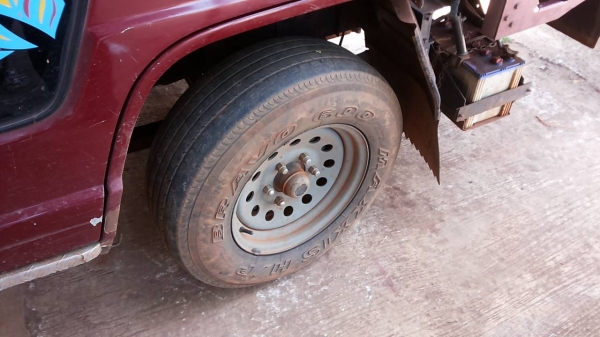 **258,000 บ.ต่อรอง**ขาย4ล้อกลาง"ทะเบียนไม่ติดเวลา" ISUZU NHR54C 88HP เครื่อง4JB1 88แรง เครื่องแน่นแรงดี เกียร์สั้น ไม่มีหลุด ช่วงล่างคัสซีดีเดิม มีตำหนินิดนึงแปะมาหูแหนบหลังข้างขวา(ตามรุป) กระบะสวยพื้นไม่ไม่ผุ หัวสวยภายในสวยคอนโซลครบ แอร์ พ.พาวเ