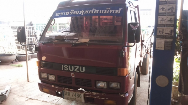 **258,000 บ.ต่อรอง**ขาย4ล้อกลาง"ทะเบียนไม่ติดเวลา" ISUZU NHR54C 88HP เครื่อง4JB1 88แรง เครื่องแน่นแรงดี เกียร์สั้น ไม่มีหลุด ช่วงล่างคัสซีดีเดิม มีตำหนินิดนึงแปะมาหูแหนบหลังข้างขวา(ตามรุป) กระบะสวยพื้นไม่ไม่ผุ หัวสวยภายในสวยคอนโซลครบ แอร์ พ.พาวเ