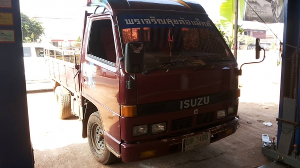 **258,000 บ.ต่อรอง**ขาย4ล้อกลาง"ทะเบียนไม่ติดเวลา" ISUZU NHR54C 88HP เครื่อง4JB1 88แรง เครื่องแน่นแรงดี เกียร์สั้น ไม่มีหลุด ช่วงล่างคัสซีดีเดิม มีตำหนินิดนึงแปะมาหูแหนบหลังข้างขวา(ตามรุป) กระบะสวยพื้นไม่ไม่ผุ หัวสวยภายในสวยคอนโซลครบ แอร์ พ.พาวเ