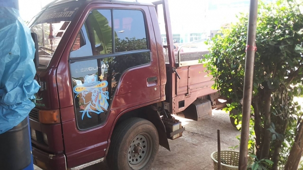 **258,000 บ.ต่อรอง**ขาย4ล้อกลาง"ทะเบียนไม่ติดเวลา" ISUZU NHR54C 88HP เครื่อง4JB1 88แรง เครื่องแน่นแรงดี เกียร์สั้น ไม่มีหลุด ช่วงล่างคัสซีดีเดิม มีตำหนินิดนึงแปะมาหูแหนบหลังข้างขวา(ตามรุป) กระบะสวยพื้นไม่ไม่ผุ หัวสวยภายในสวยคอนโซลครบ แอร์ พ.พาวเ