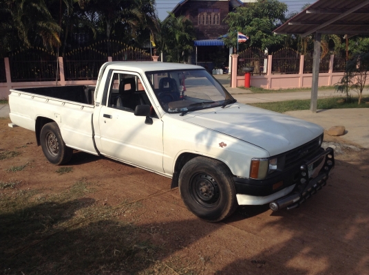 ขายรถกระบะ TOYOTA HERO ปี 30 สภาพพร้อมใช้งาน หน้าเดิม คัสซีสวย เครื่องดี ในหัวเก๋งไม่มีผุ ยางเต็ม ทะเบียนเต็มพร้อมโอน