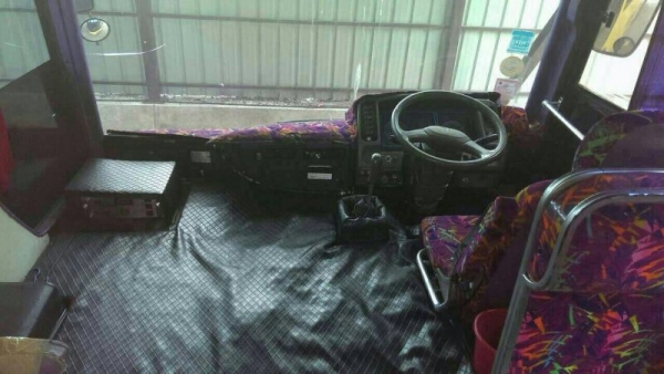 รถบัส ฮีโน่ 6 ล้อ FC4J  145 แรงม้า  สนใจติดต่อ 081 - 6079515