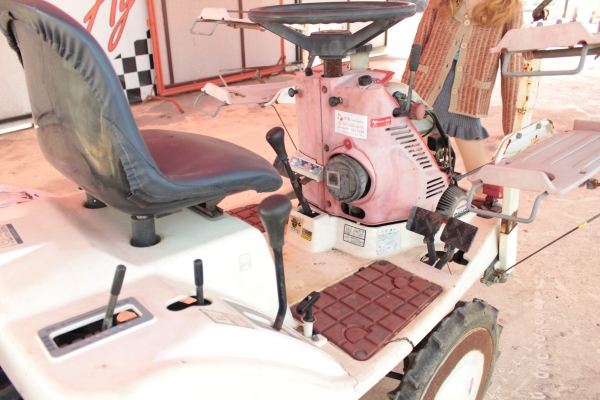 ขายรถดำนา YANMAR Pe-4 4แถว ราคา 60,000บาท ขายรถดำนา YANMAR Pe-4 4แถว ราคา 60,000บาท