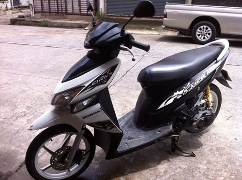 ขายด่วน click ปี 50 ล้อแม็กซ์ขาว สีน้ำเงิน ดำ เครื่องเดิมๆแน่นๆ มีเล่ม เอกสารครบ