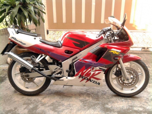 ขออนุญาติขาย HONDA  NSR150 RR สภาพสวยมาก ล้อแม็ก โอนให้ฟรี