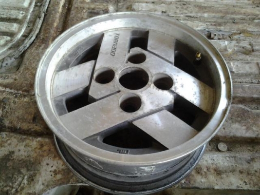 ขายล้อ Retro ขอบ 13 - 15 หลายชุด 3500 - 7500 คร้บ 0850227371