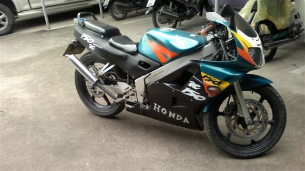 ขายHONDA NSR150 สภาพดีพร้อมใช้ราคา 16000 บาท