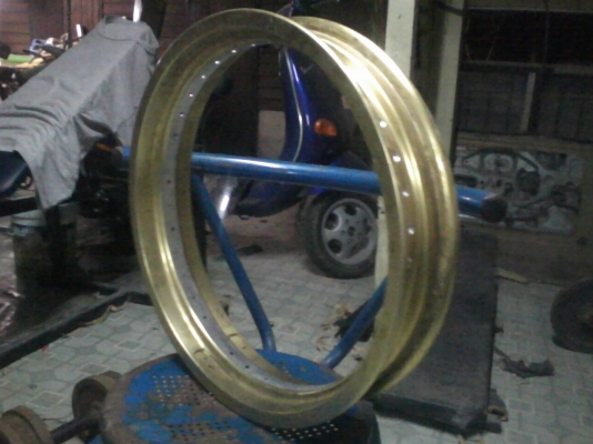 ขายอะไหล่ครับ