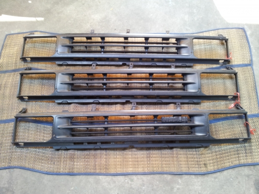 ขาย กระจังหน้า Terrano 1