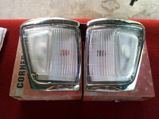 ขายไฟมุม LN 111 ของใหม่