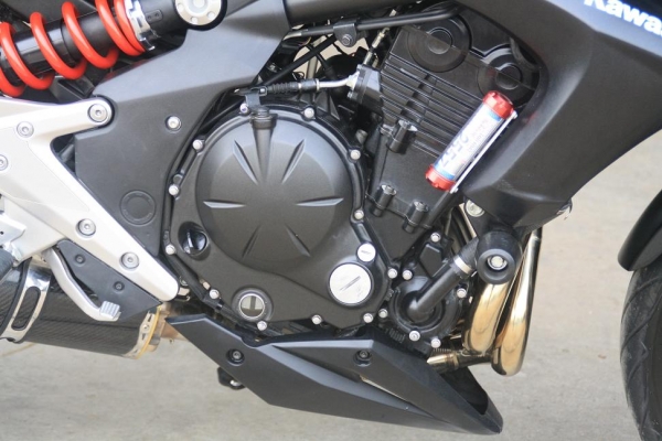 ขาย ER 6 N ปี 2013 เดือน พฤษภาคม วิ่ง 5XXX สีดำ ท่อสูตร สภาพสวย 209000