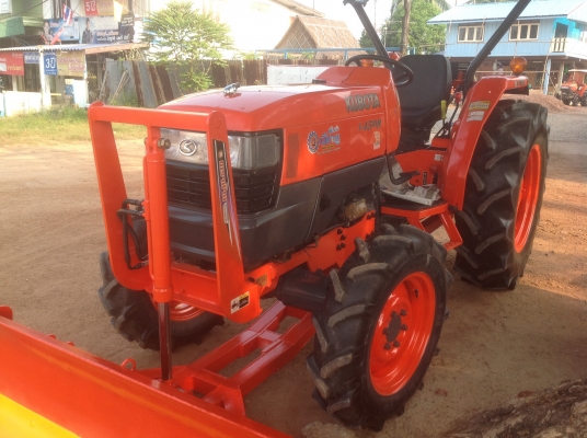ปัญญาแทรคเตอร์มาแล้ว...จัดมาให้ครับ รีบโดยด่วน.คูโบต้า L4508 พร้อมใบมีดตราช้าง โรตาลี่ตราช้าง เล่มทะเบียนพร้อม จัดส่ง อ.แม่วงค์ จ. นครสวรรค์
