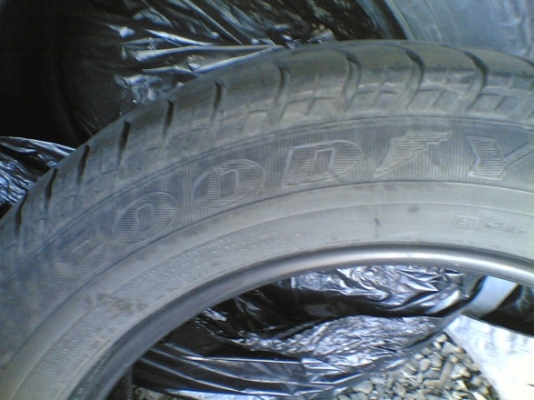 ขาย ยางgoodyaer  205/55/16 ปี10 ดอกสวยๆ 1500 บาท