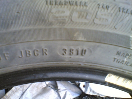 ขาย ยางgoodyaer  205/55/16 ปี10 ดอกสวยๆ 1500 บาท