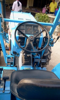 ขายรถไถ  ISEKI TL 4201  เครื่อง ISUZU 4 สูบ turbo พร้อมอุปกรณ์ครบชุด