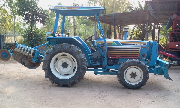 ขายรถไถ  ISEKI TL 4201  เครื่อง ISUZU 4 สูบ turbo พร้อมอุปกรณ์ครบชุด