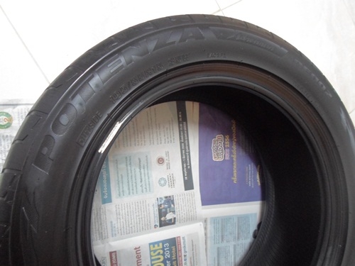 ยางซิ่ง,195/55R15 Bridgestone Re002 สภาพดีหนึ่งคู่ครับ