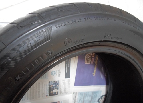 ยางซิ่ง,195/55R15 Bridgestone Re002 สภาพดีหนึ่งคู่ครับ