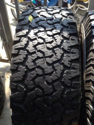 ขายยาง BF ALLTERRAIN 265-70-16 ดอกเป็นก้อน 1ชุดครับ 7500 ขายยาง BF ALLTERRAIN 265-70-16 ดอกเป็นก้อน 1ชุดครับ 7500