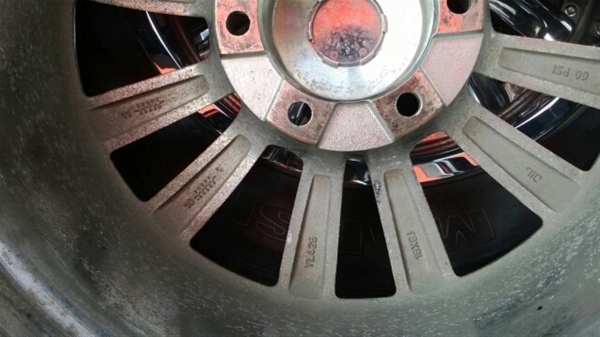 ขายยางพร้อมเเม๊ก 6 รู 265-60-18 โครเมี่ยม อย่างสวย 8 นิ้ว เพิ่มรูป