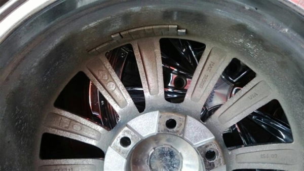 ขายยางพร้อมเเม๊ก 6 รู 265-60-18 โครเมี่ยม อย่างสวย 8 นิ้ว เพิ่มรูป