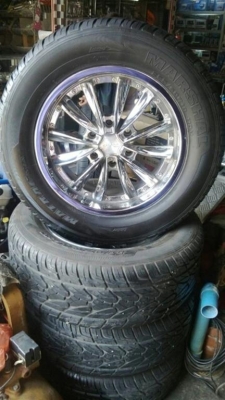 ขายยางพร้อมเเม๊ก 6 รู 265-60-18 โครเมี่ยม อย่างสวย 8 นิ้ว เพิ่มรูป