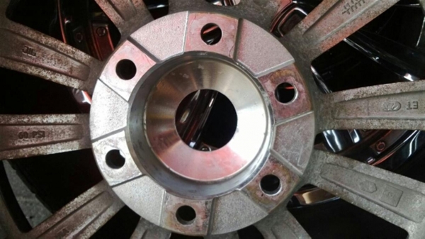 ขายยางพร้อมเเม๊ก 6 รู 265-60-18 โครเมี่ยม อย่างสวย 8 นิ้ว เพิ่มรูป