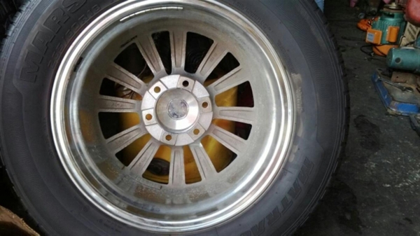 ขายยางพร้อมเเม๊ก 6 รู 265-60-18 โครเมี่ยม อย่างสวย 8 นิ้ว เพิ่มรูป