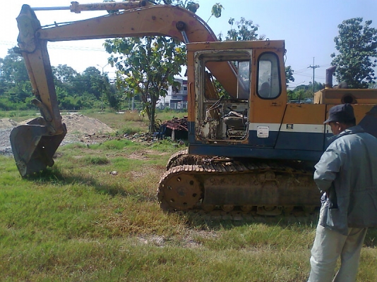 รถขุด KOMATSU 12HD-2