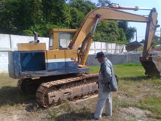 รถขุด KOMATSU 12HD-2