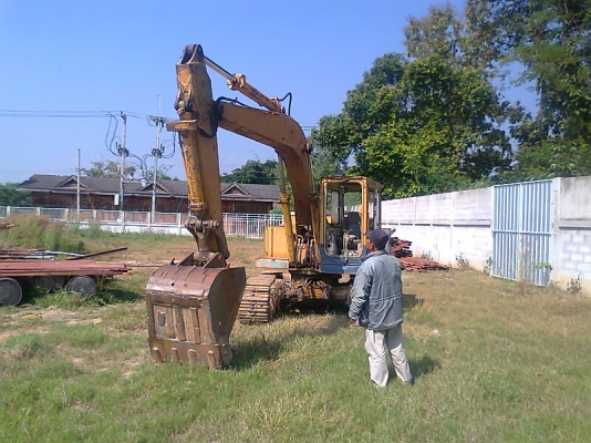 รถขุด KOMATSU 12HD-2