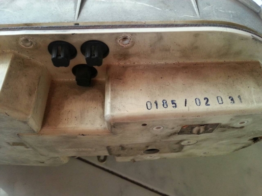 BMW E30 เรือนไมล์  ใช้ได้กับรุ่น 316i และ  318i ใช้ได้ทุกอย่าง ถอดเป็นชิ้นๆ แล้วไปใส่ก็ได้ เช่น วัดรอบ เรือนไมล์ ความร้อน และ เกย์น้ำมัน  ถอดเเยกได้ทุกๆชิ้น ไฟหน้าปัดติดครบทุกดวง