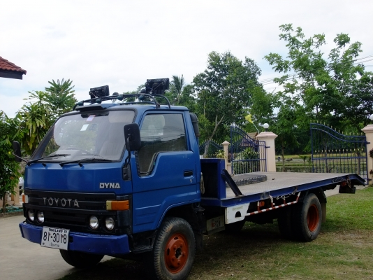 ขายเทนเลอร์ 6 ล้อโตต้า ไดน่า 300 เสริมแต่งเรียบร้อย ทะเบียนเต็ม