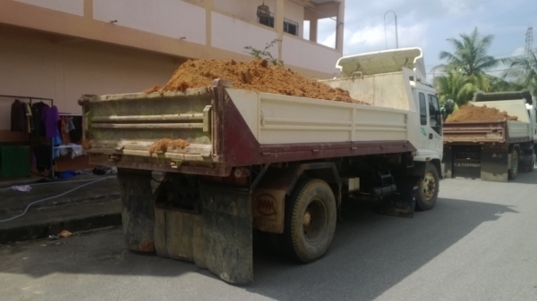 FTR33H2 6ล้อดั้ม ยูโร2 ปี*47 200แรง ดั้มสามมิตร รถสภาพดีพร้อมใช้ ห้างแท้.