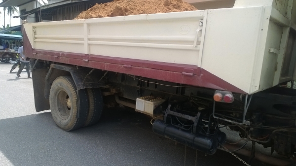 FTR33H2 6ล้อดั้ม ยูโร2 ปี*47 200แรง ดั้มสามมิตร รถสภาพดีพร้อมใช้ ห้างแท้.