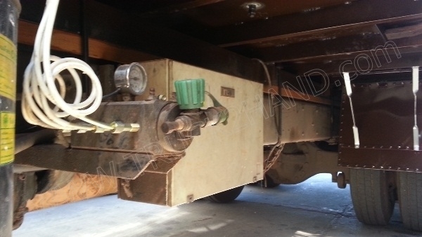 รถบรรทุก 10 ล้อ ยี่ห้อ HINO 168 แรงม้า ติดแก๊ส NGV 8 ถัง ลักษณะถังยืน