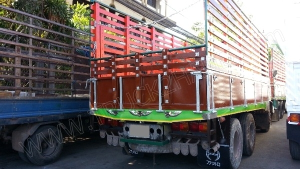 รถบรรทุก 10 ล้อ ยี่ห้อ HINO 168 แรงม้า ติดแก๊ส NGV 8 ถัง ลักษณะถังยืน