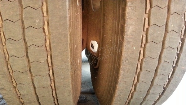 รถบรรทุก 10 ล้อ ยี่ห้อ HINO 168 แรงม้า ติดแก๊ส NGV 8 ถัง ลักษณะถังยืน