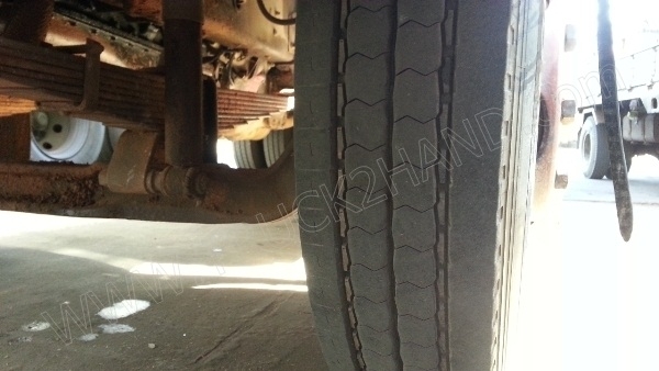 รถบรรทุก 10 ล้อ ยี่ห้อ HINO 168 แรงม้า ติดแก๊ส NGV 8 ถัง ลักษณะถังยืน