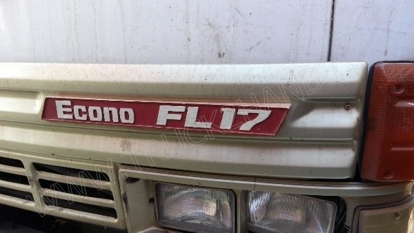 รถบรรทุก 10 ล้อ ยี่ห้อ HINO 168 แรงม้า ติดแก๊ส NGV 8 ถัง ลักษณะถังยืน