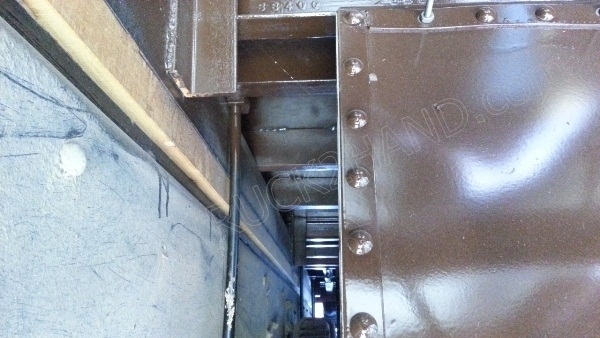 รถบรรทุก 10 ล้อ ยี่ห้อ HINO 168 แรงม้า ติดแก๊ส NGV 8 ถัง ลักษณะถังยืน